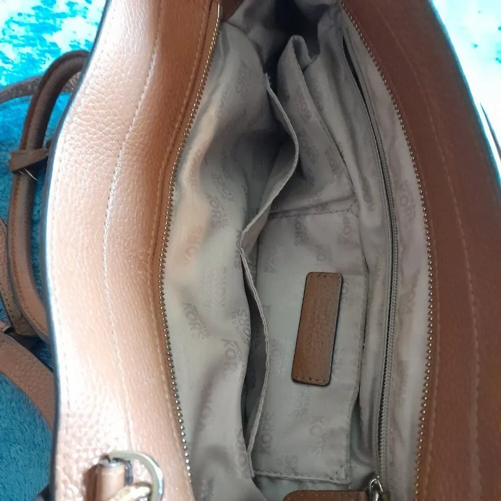 Michael Kors Women’s Brown Crossbody Leather Bag with Lock and Key
